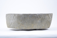 Раковина из речного камня s20-5569